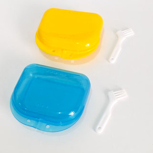 Estuche Dental Mini DT con Juego de Cepillos, Estuche de Plástico para Guardar Dentaduras Postizas, Azul Amarillo, Uso para Adultos - Product Image 1