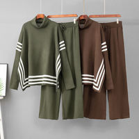 Ensemble pull deux pièces : Cape rayée à col montant + Pantalon décontracté ample à jambes larges