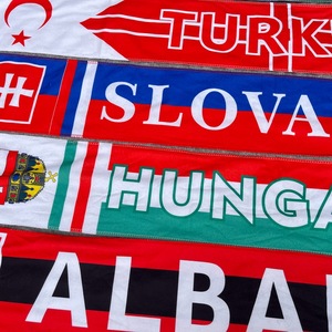 Venta al por mayor promoción diseño personalizado tejido Jacquard bordado acrílico bufanda chal para Deportes Fútbol aficionados clubes - Product Image 4