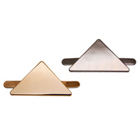 Étiquette triangulaire personnalisée en alliage de zinc avec logo laser pour sacs à main, bagages et accessoires vestimentaires – Vente en gros