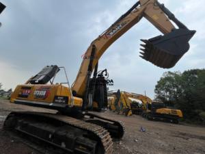 Excavadora Usada Komatsu PC450 PC450-8 de Segunda Mano, 45 Toneladas, Modelo 2023, Maquinaria Pesada, Motor Hidráulico de Orugas - Product Image 2