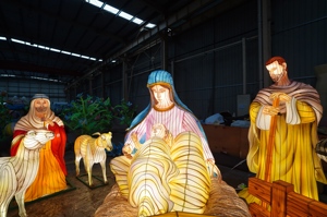 Farol <span class=keywords><strong>de</strong></span> Hierro con Forma <span class=keywords><strong>de</strong></span> Árbol <span class=keywords><strong>de</strong></span> Jesús <span class=keywords><strong>de</strong></span> Alta Calidad, Personalizado <span class=keywords><strong>de</strong></span> Fábrica, para Graduación, Ramadán, Acción <span class=keywords><strong>de</strong></span> Gracias - Product Image 3