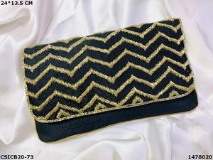 Pochette en soie brodée à la main de créateur avec perles Sacs de soirée élégants pour la mariée - Product Image 6