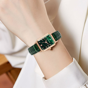 Set de Regalo de Lujo de 7 Piezas, Reloj de Cuarzo Cuadrado para Mujer con Correa de Cuero, Diseño Simple y Moderno, Regalo Festivo - Product Image 4