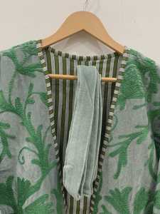 Chaqueta de terciopelo Suzani hecha a mano para mujer, abrigo bohemio bordado a mano, túnica larga floral uzbeca, moda boutique - Product Image 5
