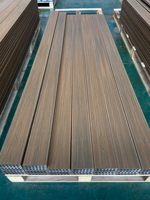 Plancher de terrasse couvert de 16 pieds Revêtement de terrasse en WPC durable Revêtement de terrasse en bois composite avec co-extrusion extérieure