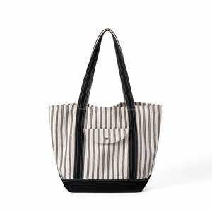 Bolso Tote de Poliéster a Rayas Estilo Japonés Coreano, Nuevo Verano 2026, Gran Capacidad, Diseño Exclusivo, Simple, Combinable con Todo, Cierre Magnético - Product Image 1