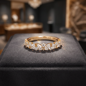 Anillo de Lujo de 4 Gramos con Incrustaciones de Moissanita Multicolor, Chapado en Oro sobre Plata de Ley 925, Certificado por Terceros, de Tishya Jewellers - Product Image 3