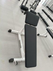 Appareil d'entraînement multifonctionnel pour la gymnastique, banc pour les jambes, biceps, goupille de sélection de charge, machine pour grimper les escaliers pour la poitrine et les bras. - Product Image 3