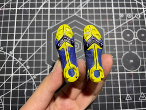 รองเท้าฟุตบอลจิ๋วแฮนด์เมด รุ่นโรนัลโด้ แอสซันเนอร์ 14 แบบจำลองความละเอียดสูง รองเท้าผ้าใบ 3 มิติ สำหรับคริสเตียโน โรนัลโด้ กลับสู่แมนเชสเตอร์ - Product Image 2