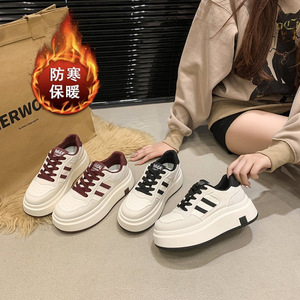 2025 nouveau populaire à semelles épaisses velours blanc et Angora rouge femmes grosses chaussures petite plate-forme toutes saisons automne hiver Match - Product Image 2