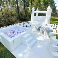 Équipement de jeu souple avec château gonflable, clôture blanche, toboggan, balançoire, articles de jeu souples pour tout-petits, idéal pour la location de fêtes d'anniversaire pour enfants