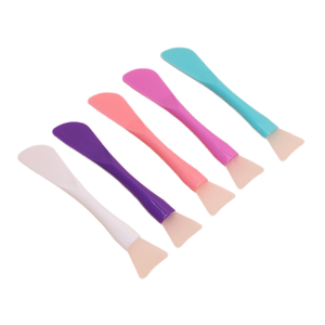 Pinceau applicateur jetable en silicone à poils doux pour masques faciaux en spa et salon - Product Image 1