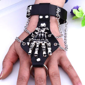 Anime Attack on Titan one piece bracciale in pelle da uomo bracciale da polso - Product Image 1