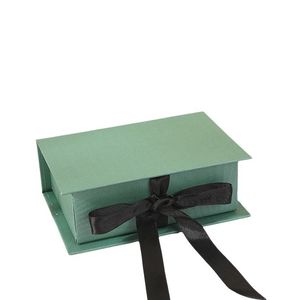 Caja de Regalo de Cartón con Forma de Libro Personalizada, Bolsa de Mano Popular de Marca Privada con Cinta y Forro de Esponja, Impresión con Recubrimiento UV - Product Image 4