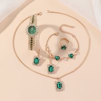Jam Tangan Quartz Wanita Tali Baja Anti Karat Hijau Kecil + Set Cincin Kotak Hadiah Isi 5pcs/Set Casing Aloi Tebal 10mm Jarum Penunjuk