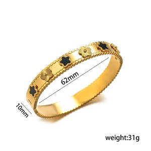 Donne di design alla moda 18K placcato oro in acciaio inox cinque fiori trifoglio braccialetti braccialetto all'ingrosso - Product Image 2