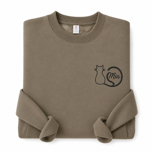 Felpa Girocollo Minimalista con Silhouette <span class=keywords><strong>di</strong></span> <span class=keywords><strong>Gatto</strong></span> Ricamata Personalizzata e Design del <span class=keywords><strong>Nome</strong></span> con Coda Circolare per Amanti dei Gatti, Regalo Personalizzato - Product Image 3