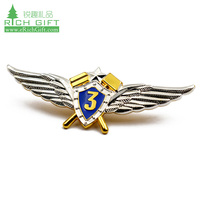 Épingles de sécurité en émail souple personnalisées sans minimum de commande, forme de dessin animé, chaplain, garde du corps d'Arabie Saoudite, mini-badges d'identification en métal, logo, béret