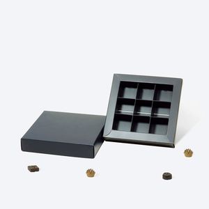 Caja de Embalaje para Chocolate Cuadrada A7 de 13.5x13.5x2.7 cm con Capacidad para 9 Piezas de Chocolate - Product Image 2