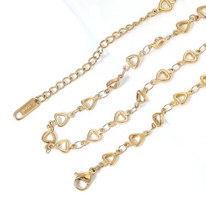 Collier en forme de cœur en or réglable pour un usage quotidien - Product Image 1