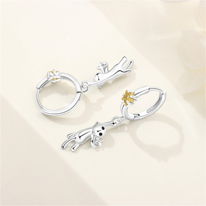 Des boucles d'oreilles en forme de chat mignonnes sont le cadeau idéal pour une fille, et également un choix parfait pour un anniversaire ou un cadeau d'anniversaire. - Product Image 4