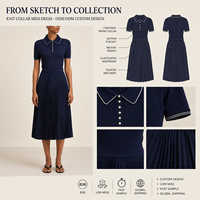 Robe trapèze en maille côtelée bleu marine personnalisée avec col polo et bordure contrastante, jupe plissée, élégante pour femme, idéale pour les soirées