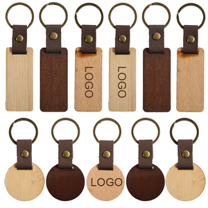<span class=keywords><strong>Portachiavi</strong></span> <span class=keywords><strong>in</strong></span> <span class=keywords><strong>Legno</strong></span> di Noce Massiccio Personalizzato, Design Unico con Fibbia Rettangolare e Rotonda, <span class=keywords><strong>Portachiavi</strong></span> <span class=keywords><strong>in</strong></span> <span class=keywords><strong>Legno</strong></span> Artigianale - Product Image 1