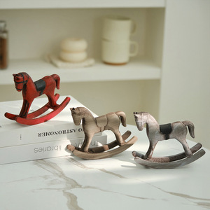 ม้าโยกไม้ตกแต่ง 4 ชิ้น สไตล์ยุโรปแบบชนบท ของตกแต่งห้องนั่งเล่น งานฝีมือไม้ทำมือ - Product Image 2