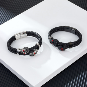 Bracciale europeo americano da uomo in acciaio inossidabile con teschio personalizzato in pelle di primo strato in pelle intrecciata con <span class=keywords><strong>pietra</strong></span> principale diamantata - Product Image 4