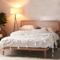 Meubles de chambre à coucher vintage danois modernes, lits en rotin et en bois