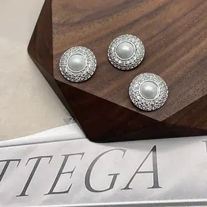 Tasarımcı özel yeni sıcak satış taklidi Metal kilit toka sedef gömlek zirkon giyim için düğmeler dekoratif