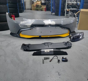 Para <span class=keywords><strong>Aston</strong></span> <span class=keywords><strong>Martin</strong></span> Vantage DB11, revestimiento del guardabarros inferior, faro, nuevo conjunto de parachoques delantero con salida de escape - Product Image 5