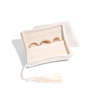 Étui de rangement pour bagues en velours doux avec pompon, porte-bijoux compact et portable, petite pochette de voyage pour bijoux