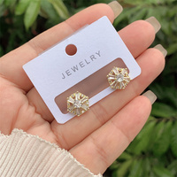 Nouveau à la mode cuivre plaqué or 18 carats diamant intégré Zircon fleur boucles d'oreilles multi-style cadeau pour dames tenue quotidienne