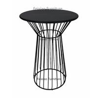 Meubles de bar pour événements populaires Table haute de bar à fond en métal noir avec dessus en verre miroir de mariage