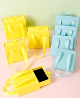 Boîte cadeau à bijoux multicolore recyclable de style tiroir avec poignée en ruban, portable, en papier, avec revêtement UV, pour bagues, boucles d'oreilles et colliers de 2 cm