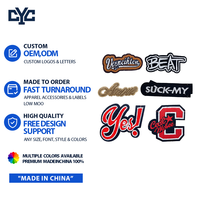 Patch brodé personnalisé en tissu tissé haute densité, formes et couleurs variées, pour vêtements et casquettes