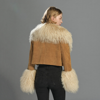 Luxuriöser Fluffiger Echtlammfell-Kragen und Manschetten Großhandel Kurzer Mantel Lässige Damen Echtlederjacke mit Kundenspezifischem Logo