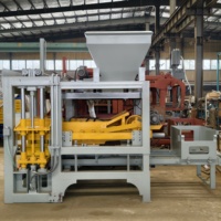 Machine automatique de fabrication de blocs de pavés QT4-15 pour le marché du Moyen-Orient