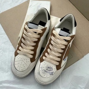 Zapatillas de lujo de cuero genuino de ganso blanco, antideslizantes y cómodas, estilo skate, estilo casual desgastado, zapatos de diseñador. - Product Image 1