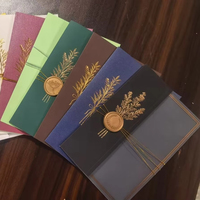 Tempat Kartu Undangan Grosir Berwarna-warni dengan Pola Bunga Foil Emas dan Dekorasi Segel Lilin untuk Acara Pernikahan