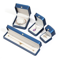 Kronen-Ringbox aus Leder, Verlobungsringbox, Schmuck-Geschenkbox für Hochzeitsanträge, Samt-Ringetui
