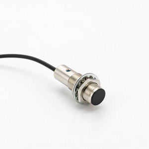 Sensore Fotoelettrico Diffuso Riflettente M18 in Ottone Cromato, Portata 100mm, Interruttore PNP NO, IP67 - Product Image 1