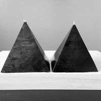Bougie artisanale de luxe à étiquette privée, parfumée aux senteurs florales, en cire de paraffine, en forme de pyramide, pour la décoration de la maison, cadeau de Noël