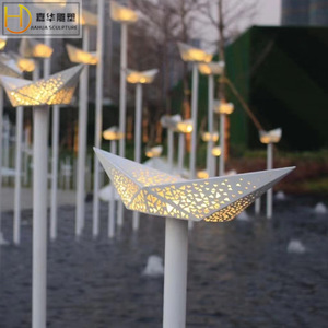 Sculpture géométrique extérieure en acier inoxydable Jiahua, motif grue de papier abstraite, ornement lumineux à poser au sol - Product Image 1