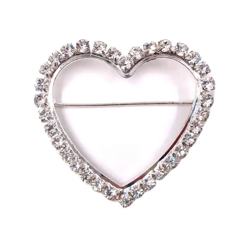 Custom brillante barato en forma de corazón hebilla de diamantes para la decoración