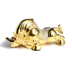 Adornos de Mesa de Latón Personalizados de Primera Calidad con Diseño de Vaca - Product Image 1