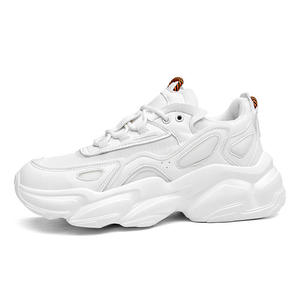 รองเท้าผู้ชายอินเทรนด์พื้นรองเท้าหนาระบายอากาศได้ดี, รองเท้ากีฬาเดินสไตล์ลำลองใส่ได้กับทุกชุด - Product Image 1