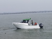 6m 20ft Tamamen Kaynaklı Yüksek Hızlı Derin V Gövdeli Aile Gezisi Kabinli Alüminyum Balıkçı Teknesi 115-200HP 2.3m Genişlik 1150kg Kuru Ağırlık